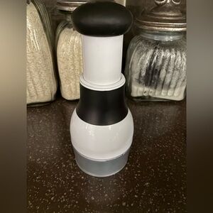 🥒🍎🍉🫑NWOT! Food Chopper!